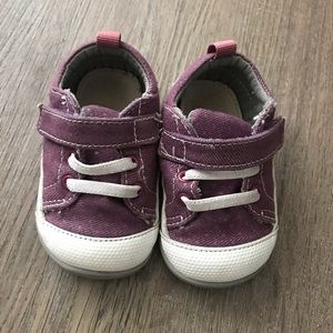 See Kai Run first walker infant shoes, size 4